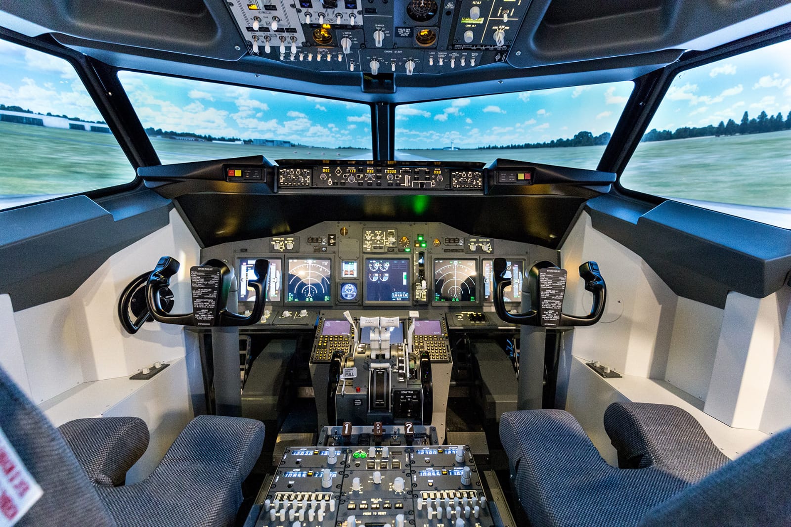 Boeing 737 cockpit